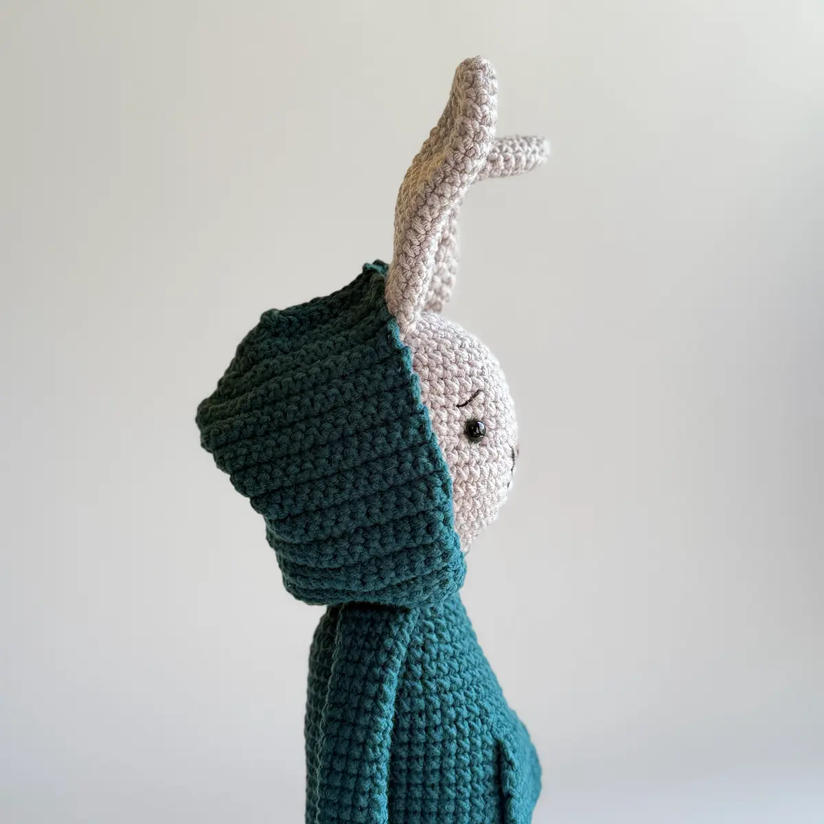 Amigurumi conejito tejido a crochet para regalar vista 3